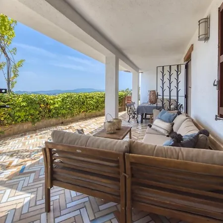Sleeps 8 Pool Wifi Villa Lloret de Mar