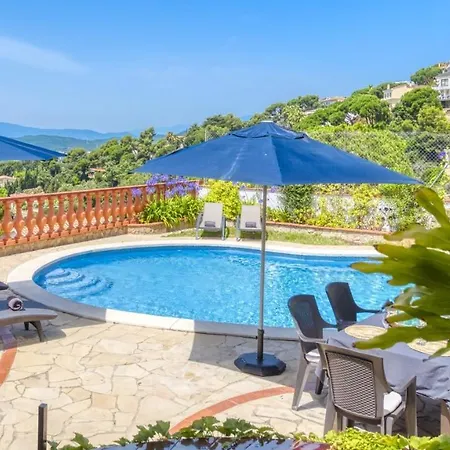 Sleeps 8 Pool Wifi Вилла